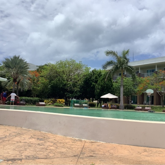 Meet your Posher, Norah - Picture 3 of 13